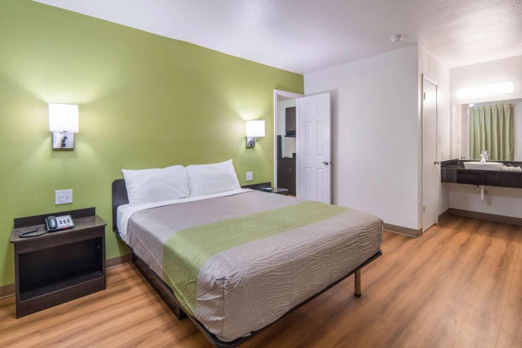 Postel nebo postele na pokoji v ubytování Motel 6-Abilene, TX