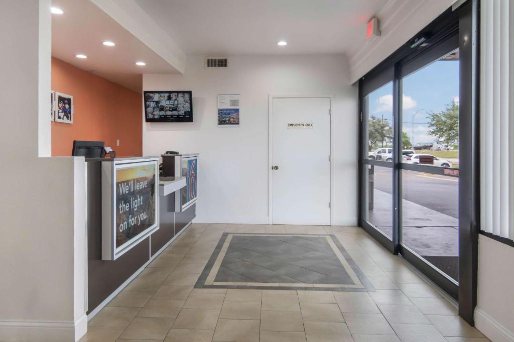 Kuchyň nebo kuchyňský kout v ubytování Motel 6-Abilene, TX