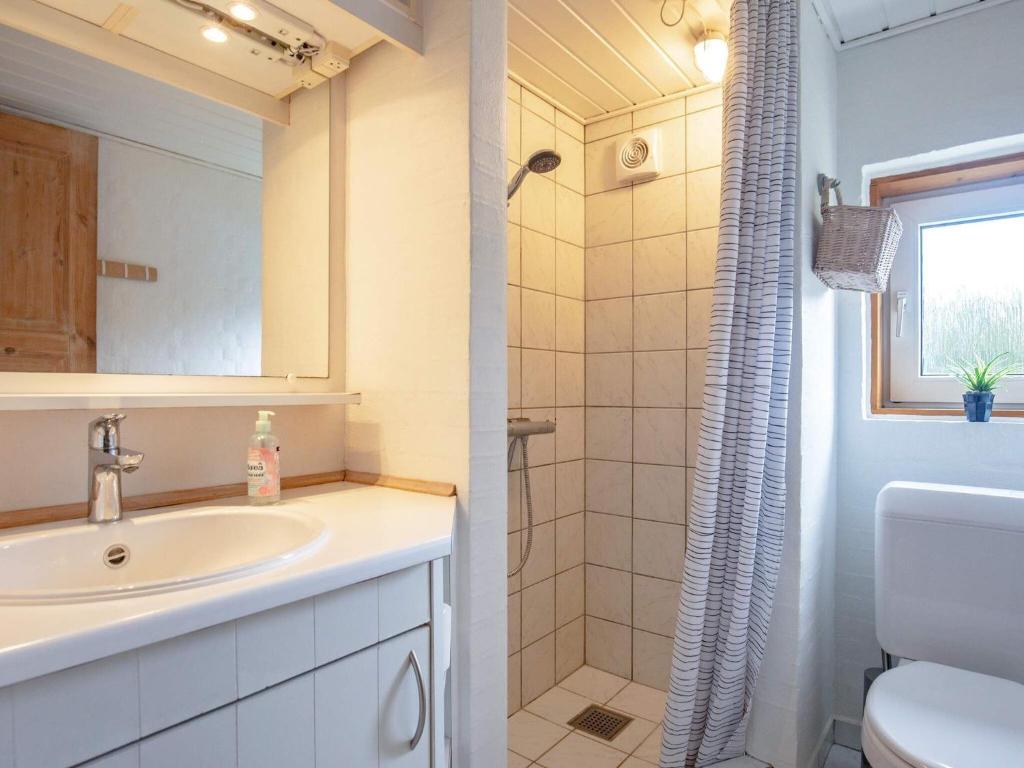 Koupelna v ubytování Luxury Retreat in Vejers - By Traum Ferienwohnungen