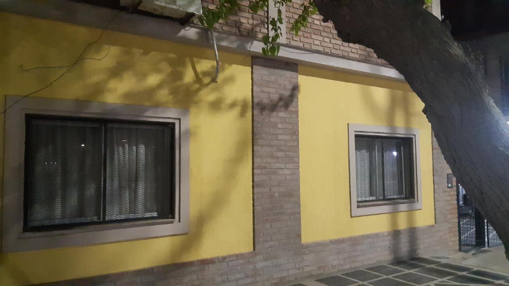 Tòa nhà nơi căn hộ tọa lạc