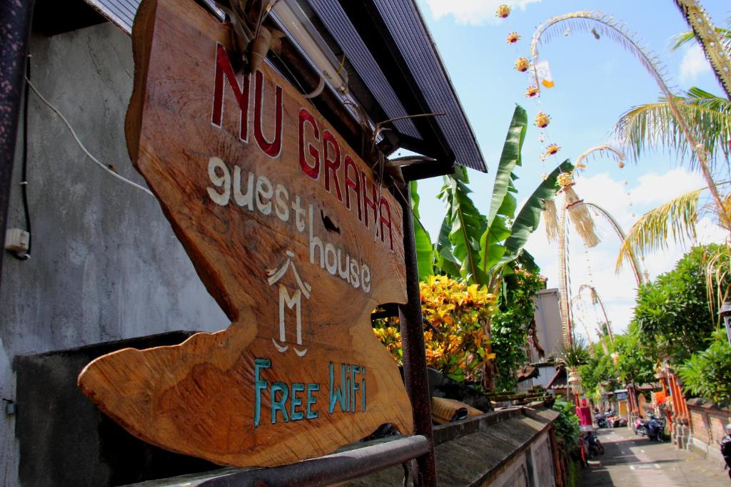 Certificato, attestato, insegna o altro documento esposto da Nugraha Guesthouse 1