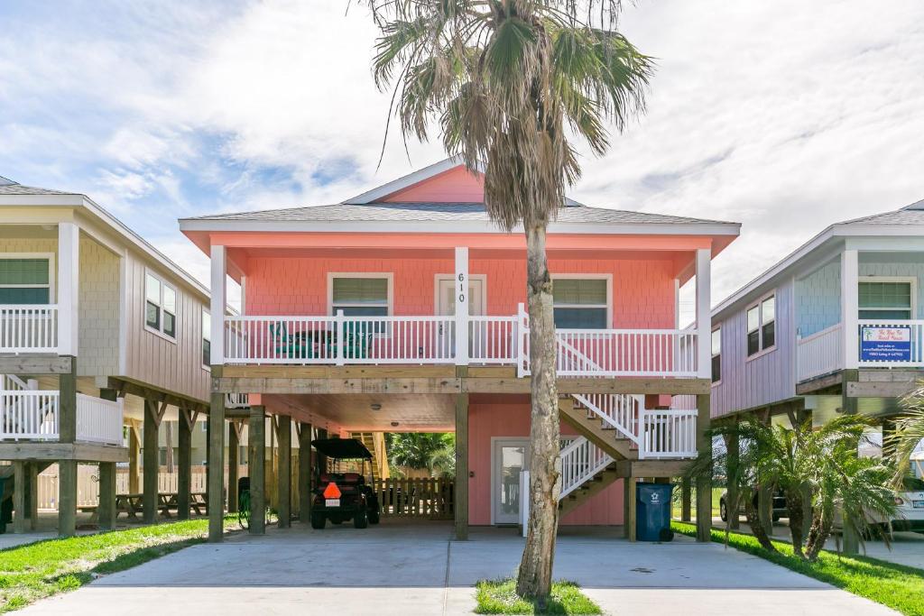Vacation Home The Pink Palm, Port Aransas, TX
