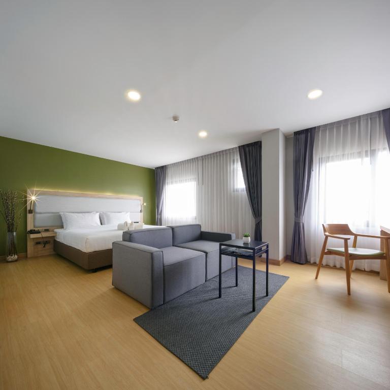 
Deluxe King Room with Garden View
