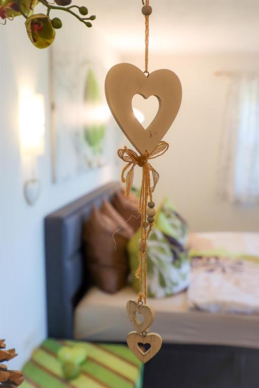 Postel nebo postele na pokoji v ubytování Ferienwohnung Weitblick