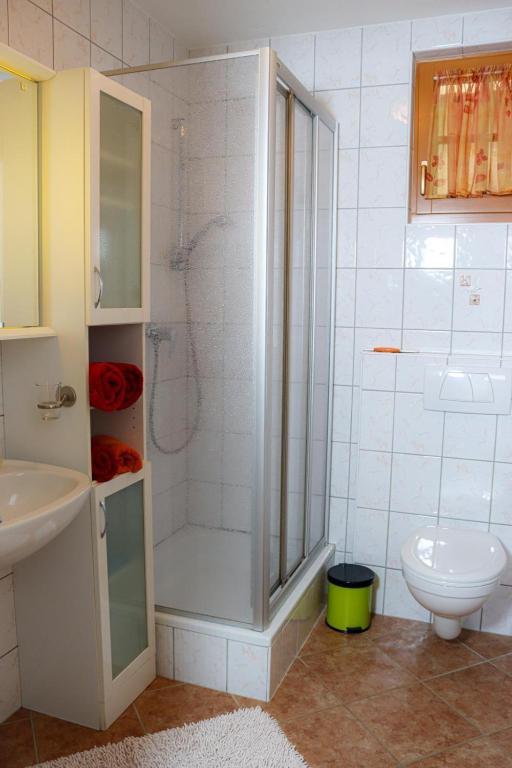 Koupelna v ubytování Ferienwohnung Weitblick