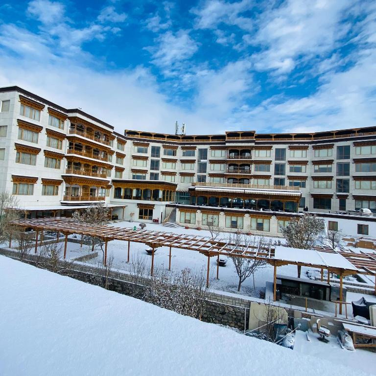 The Grand Dragon Ladakh: Experience Luxury Amidst Stunning Landscapes The Grand Dragon Ladakh: Experience Luxury Amidst Stunning Landscapes