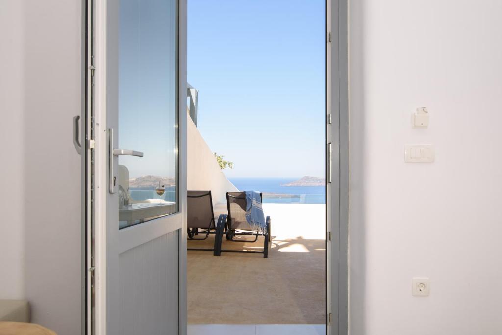 On the Cliff - Resim 14