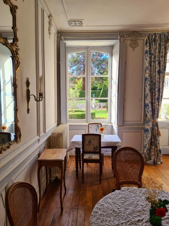 Zdjęcie z galerii obiektu Maison Zola w mieście Saint-Amand-Montrond