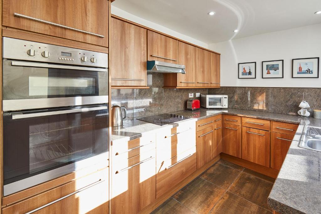 Host & Stay - High Street - Three-Bedroom House