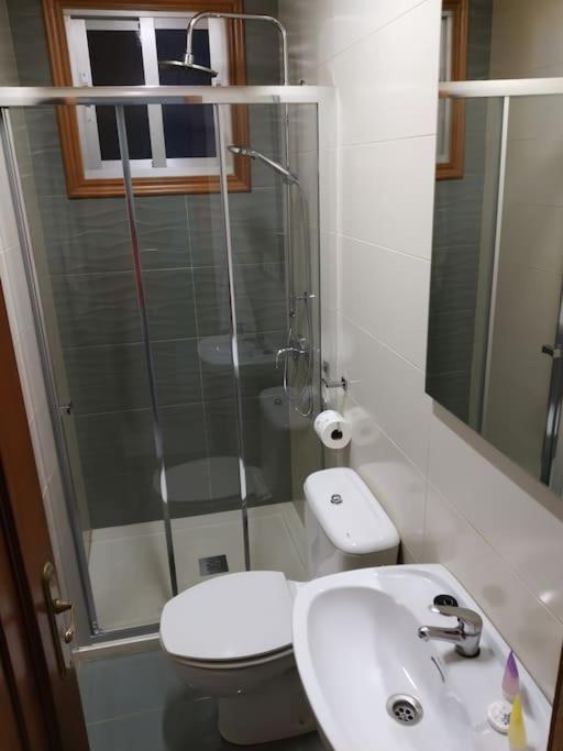 Koupelna v ubytování Apartamento con terraza y vistas al mar