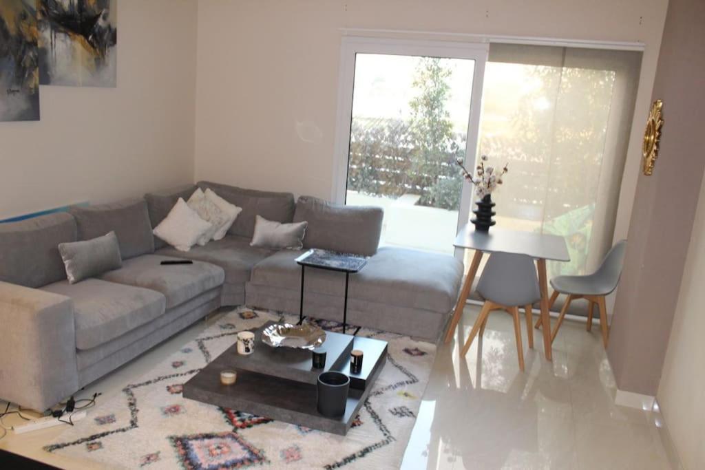 Lovely 1 bedroom with Balcony & Rooftop Pool & Gym