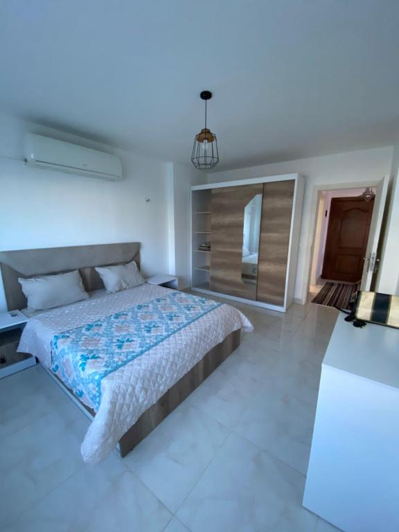 Cosy, 1 Bedroom Apartment with sea view