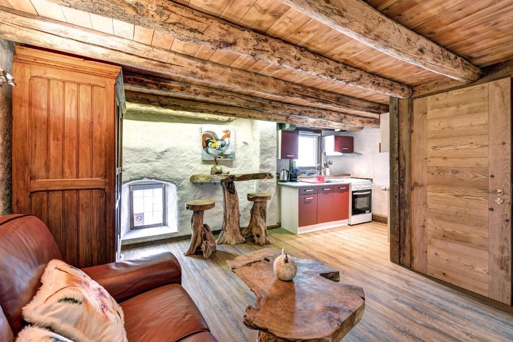 LA FERME de BELLINE Chalets ou Gîtes photo