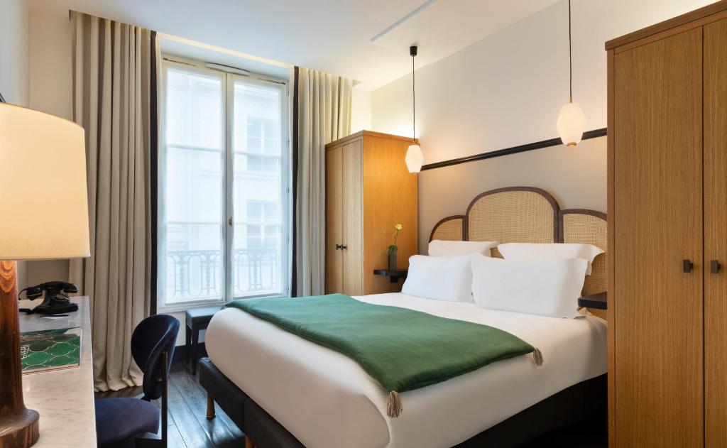 4⋆ THE CHESS HOTEL ≡ Paris, France ≡ Lowest Booking Rates For