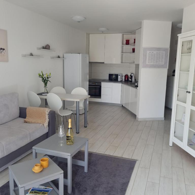 Kuchyňa alebo kuchynka v ubytovaní Apartman Magnolija Umag