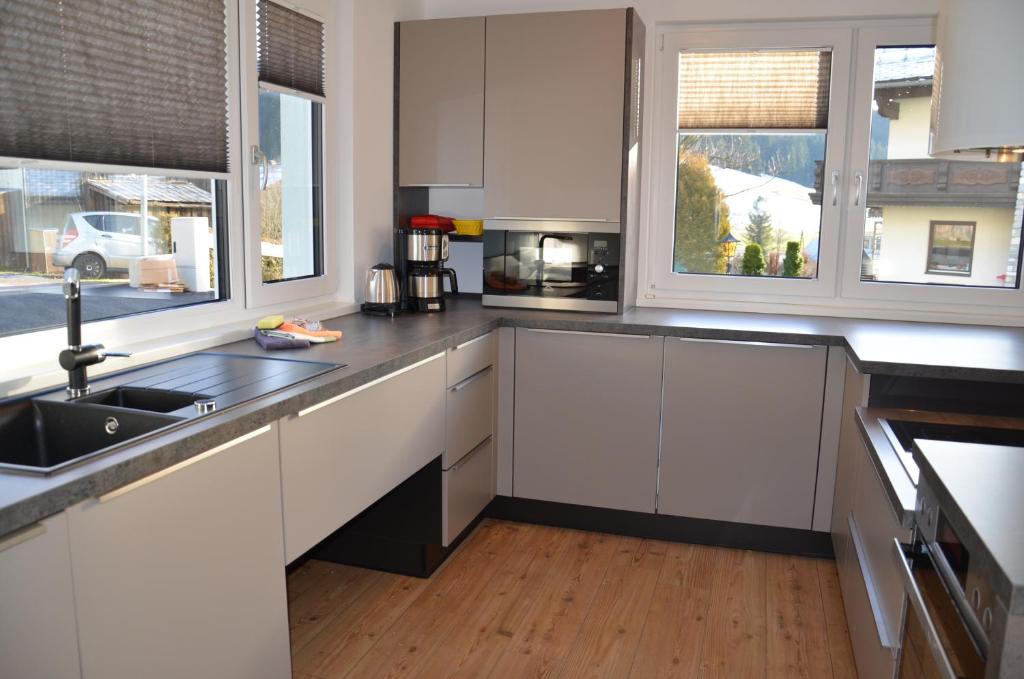 Kuchyň nebo kuchyňský kout v ubytování Apartment Haus Van der Leij