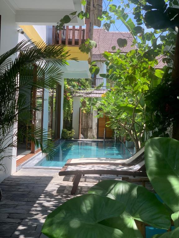 An Bang Rainbow Beach House - Housity