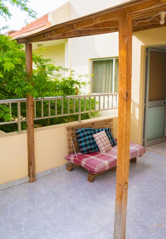 Balkón nebo terasa v ubytování Simabo's Backpackers' Hostel