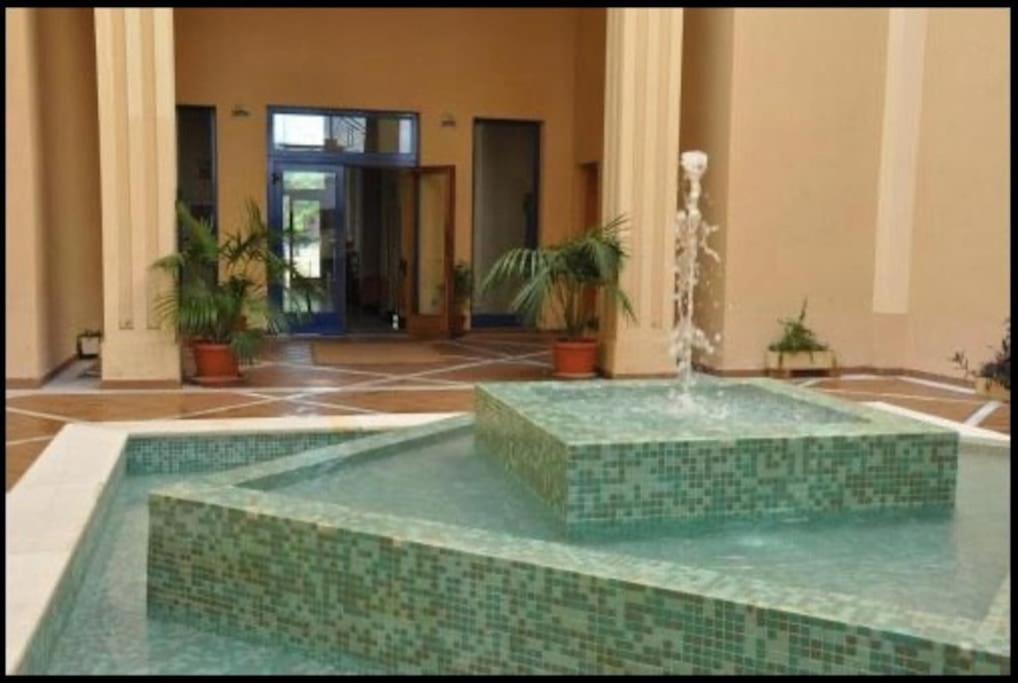 Fotografia z galérie ubytovania FIBES Apartamento con piscina y parking gratis v destinácii Seville