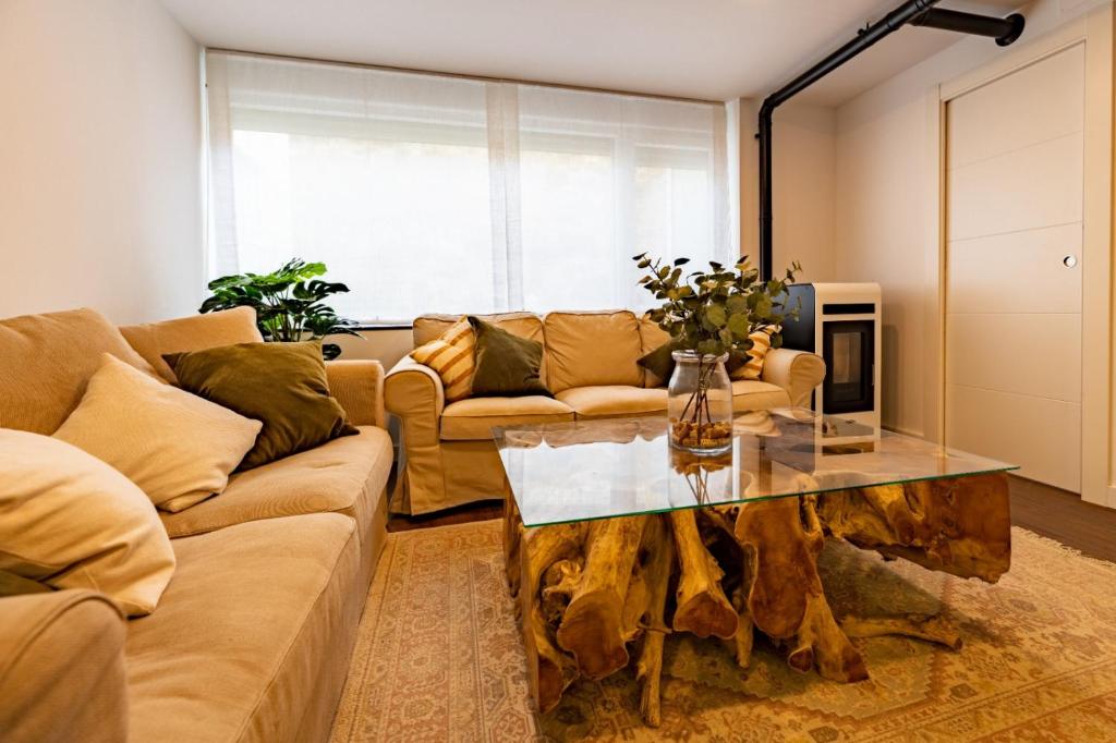 Część wypoczynkowa w obiekcie Fantastic brand new apartment in best location just few steps from the ski slope! private parking