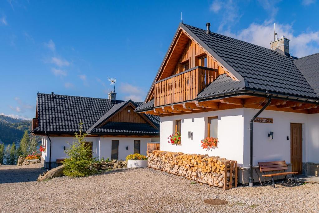 Budova, v ktorej sa dovolenkový dom nachádza
