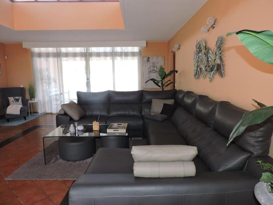 Posezení v ubytování Villa Ventura - Piscina climatizada & Aire acondicionado
