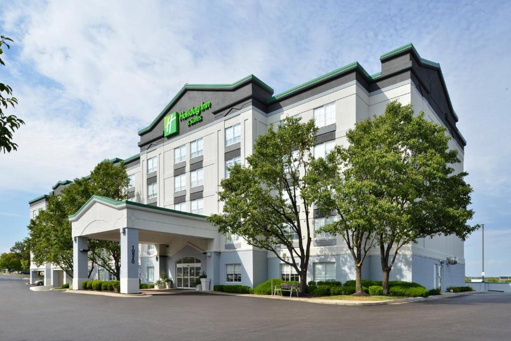 una representación de la parte delantera de un hotel en Holiday Inn Hotel & Suites Overland Park-Convention Center, an IHG Hotel, en Overland Park