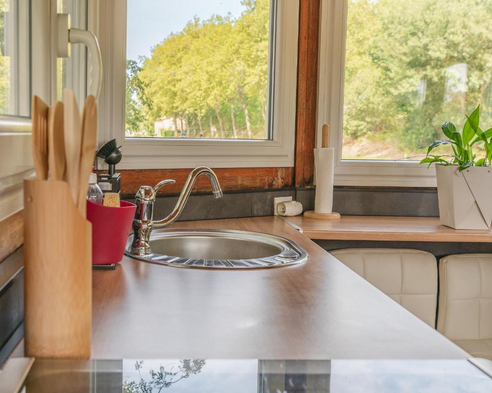 Foto sihtkohas Avignonet-de-Lauragais asuva majutusasutuse Péniche Dondon - Gîte cocooning sur Canal du midi galeriist
