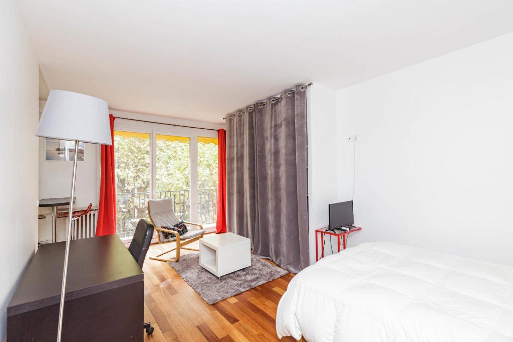 Fotografia z galérie ubytovania A cosy nest with a balcony near the Seine v Paríži