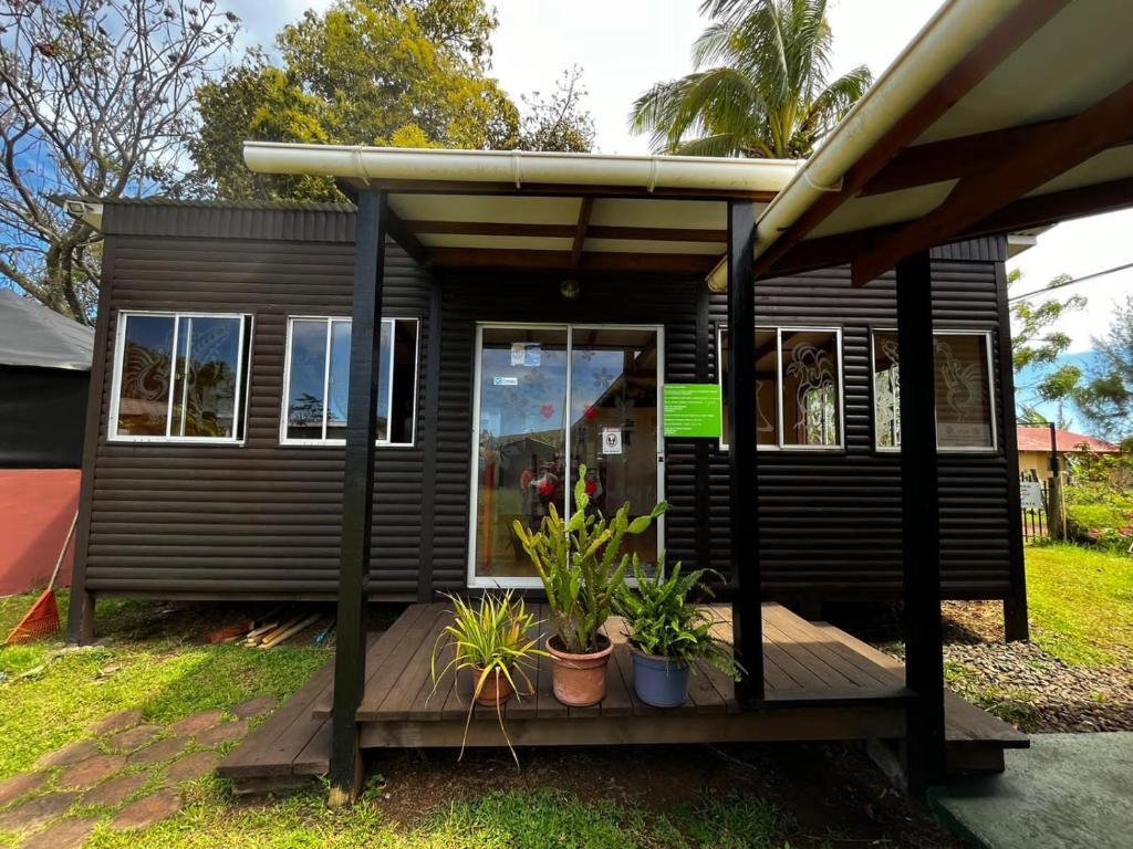 Giardino di Camping Hostal Tipanie Moana Aeropuerto Centro