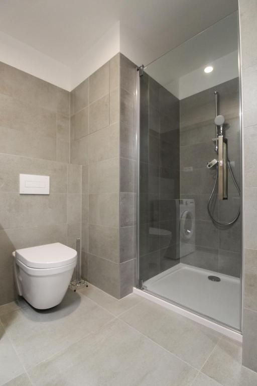 Łazienka w obiekcie Cozy and modern apartment near Brno city center
