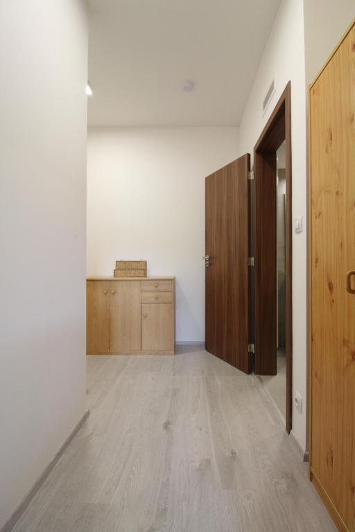 Zdjęcie z galerii obiektu Cozy and modern apartment near Brno city center w mieście Husovice
