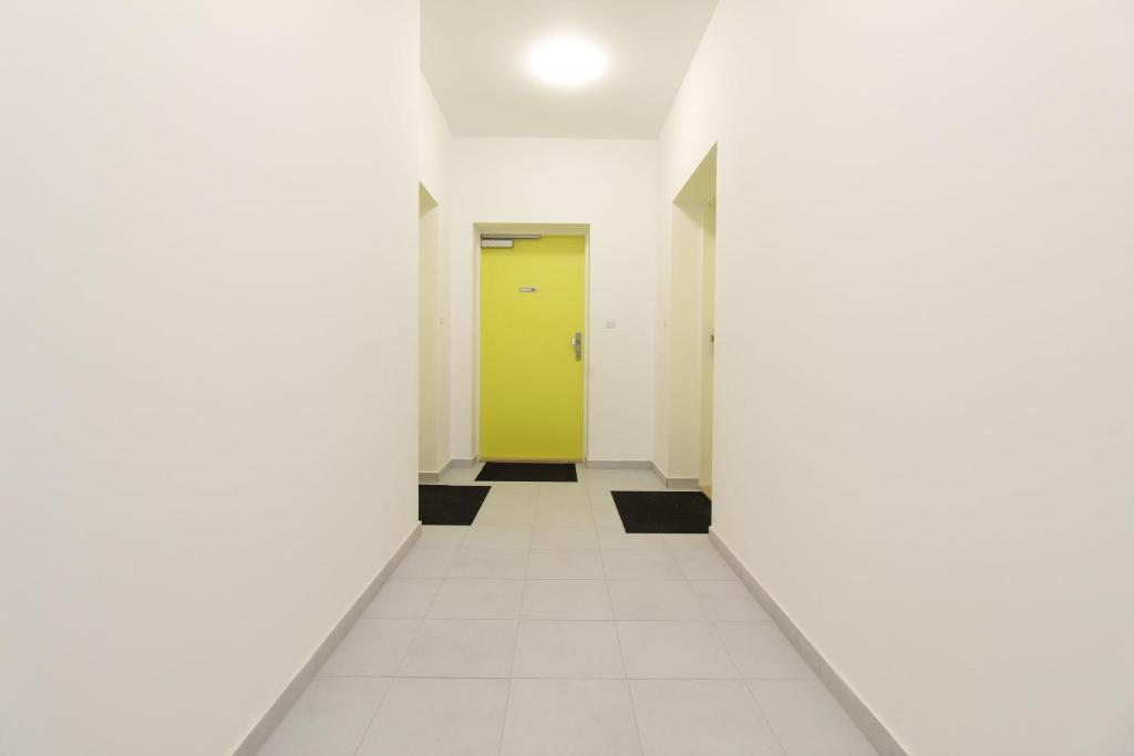Zdjęcie z galerii obiektu Cozy and modern apartment near Brno city center w mieście Husovice