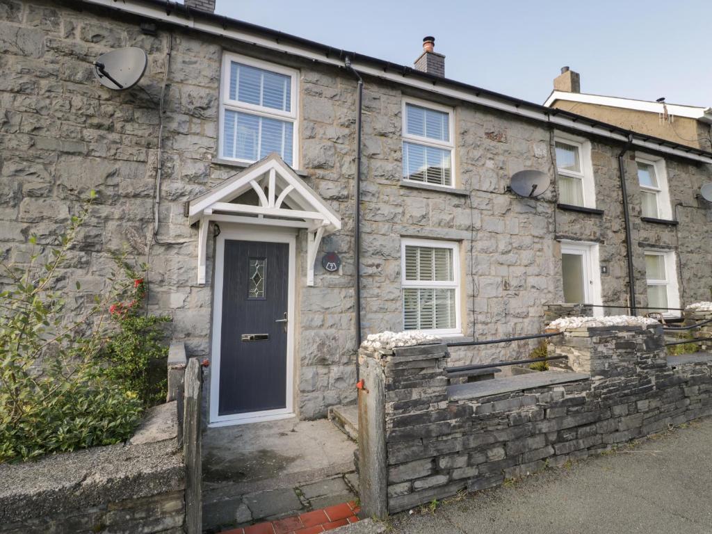 7 Tai Oakeley, BlaenauFfestiniog (updated prices 2024)