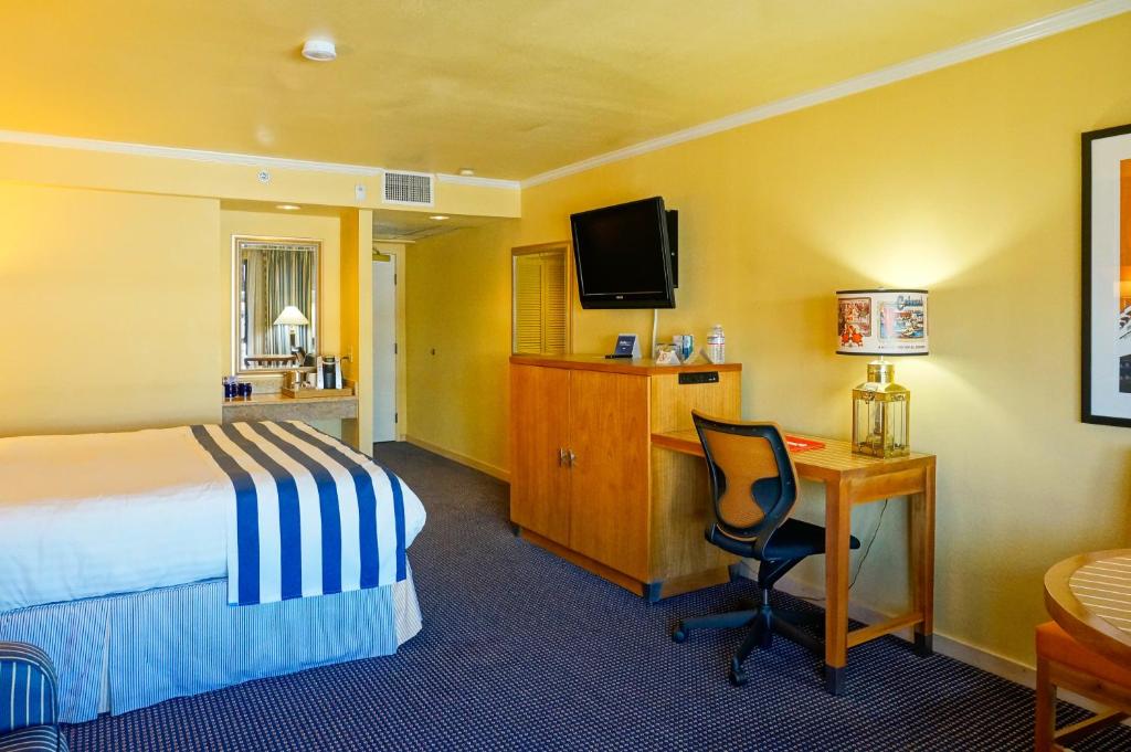 Waterfront Hotel, part of JdV by Hyatt - Queen Room
