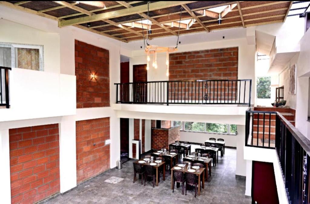 Restaurace v ubytování Coorg Vismaya Resort