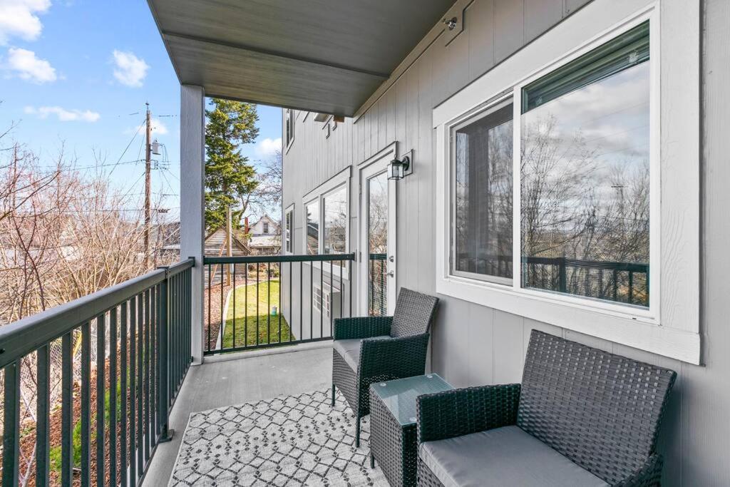 Balkón nebo terasa v ubytování Spacious NEW 2 bed 2 bath apt by Downtown Spokane