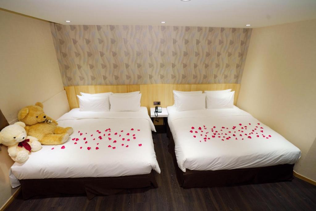 Red hotel - Chambre Familiale Avec Salle De Bain Partagée