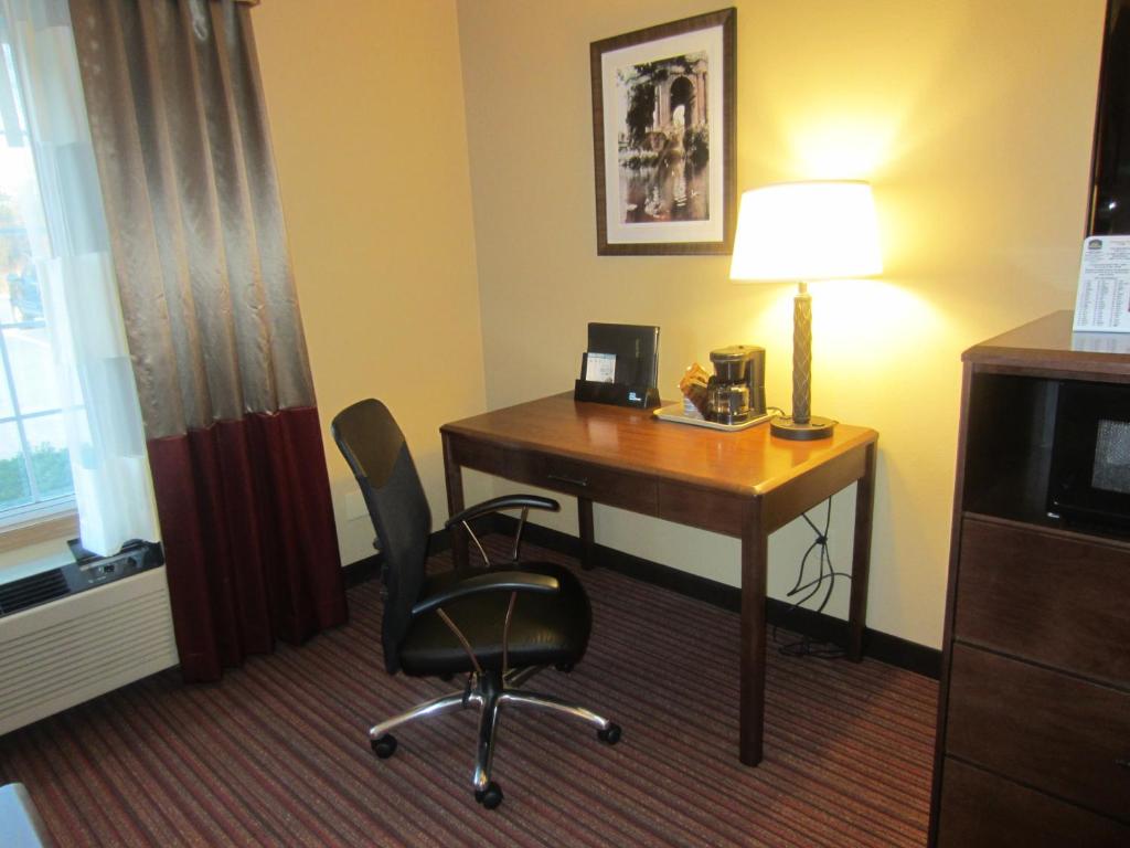 Baymont by Wyndham Mequon Milwaukee Area photo