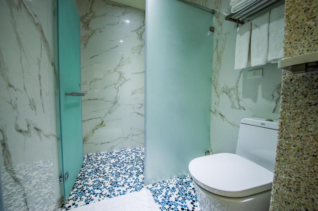 Red hotel - Triple Chambre Avec Salle De Bain