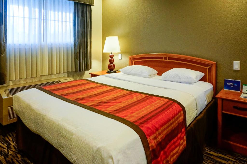 Hotel Parmani Near Stanford University - 两卧室大号床套房