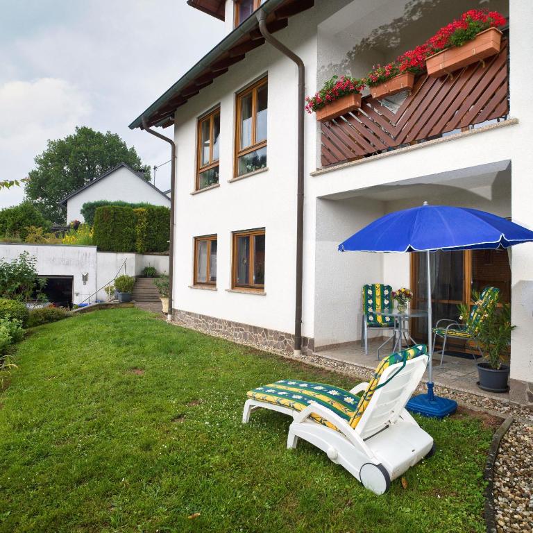 Jardí fora de Ferienwohnung Meisbüsch