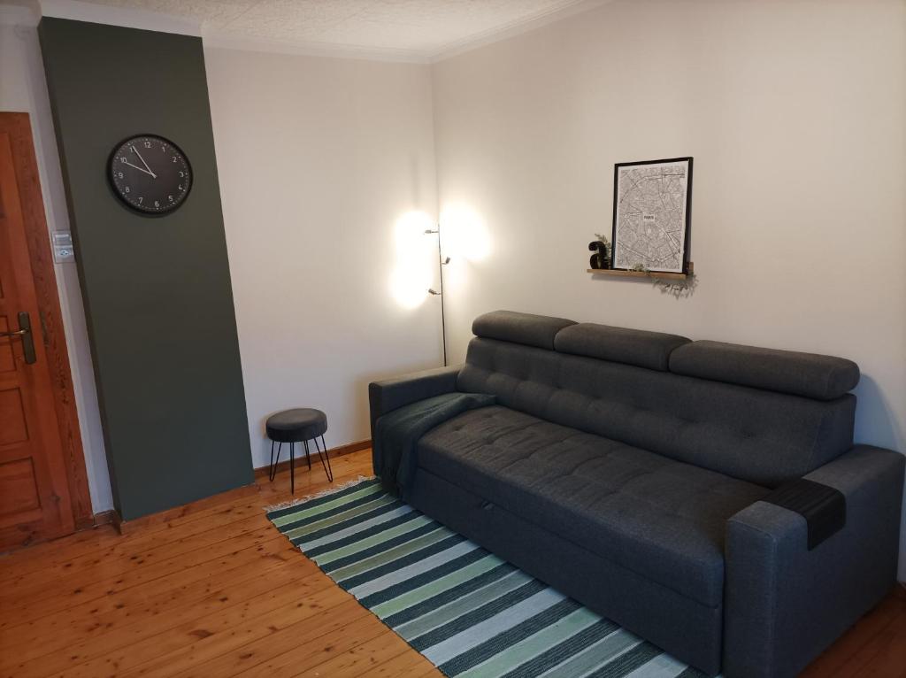 Retro House - Housity