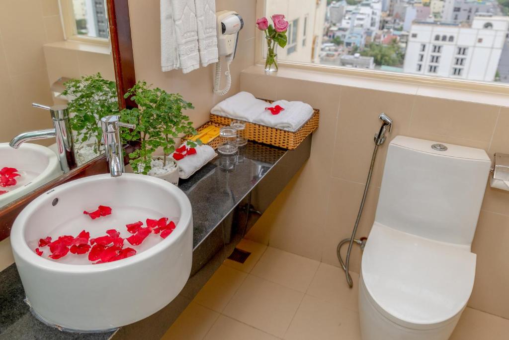 Phòng Deluxe 2 Giường Đơn Nhìn Ra Thành Phố