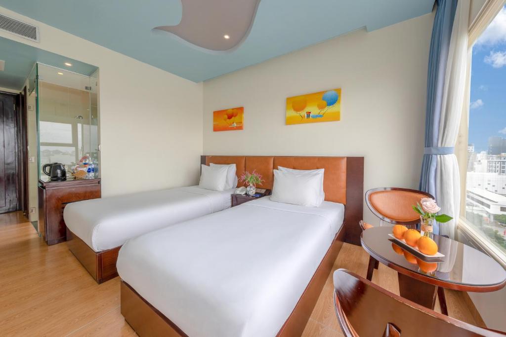 Phòng Deluxe 2 Giường Đơn Nhìn Ra Thành Phố
