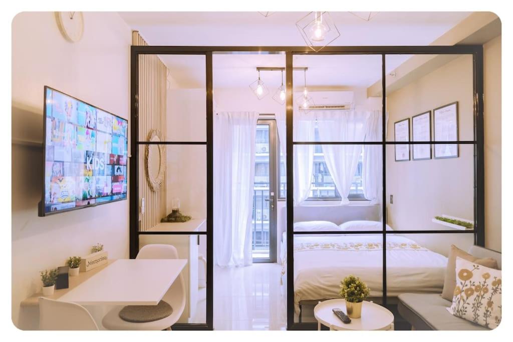 Stylish & Cozy apartment @ Shore 2 Residences MOA