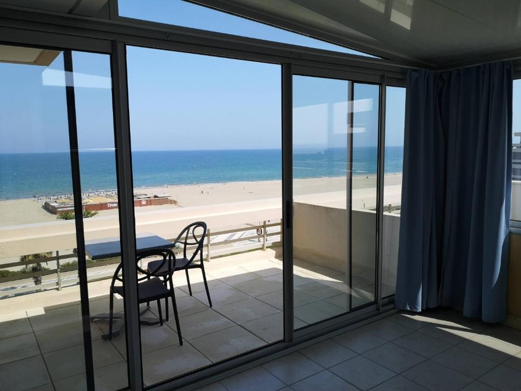 20 m2 de terrasse face à la mer à Canet en Roussillon - Appartement De Deux Chambres