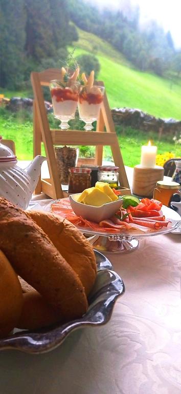 Jedlo v ubytovaní bed & breakfast alebo blízkom okolí