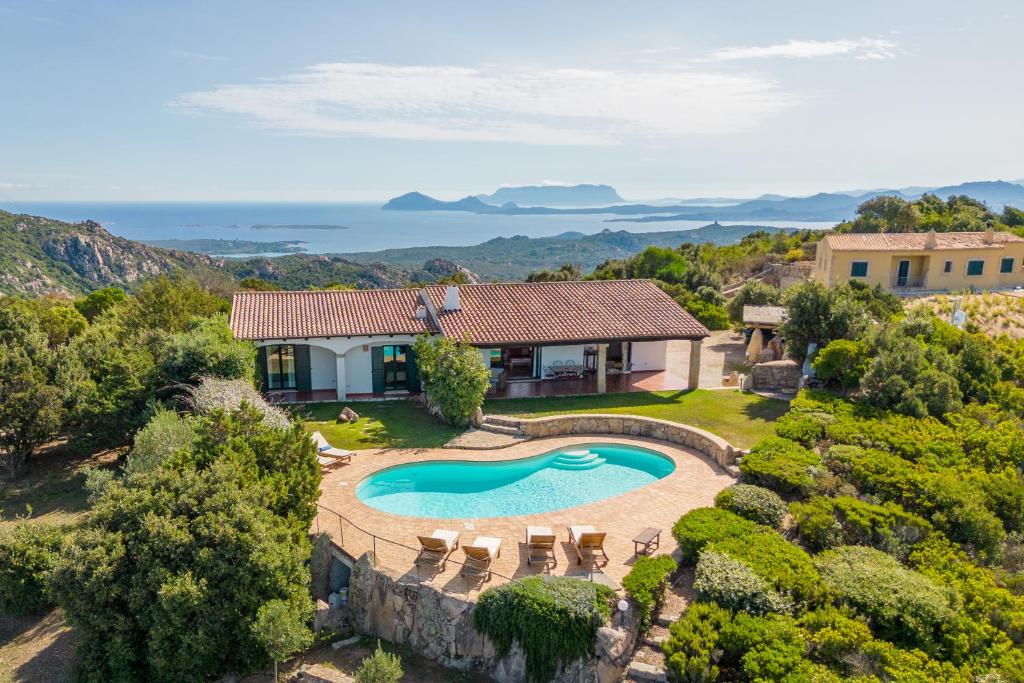 an aerial view of a villa with a swimming pool at Villa Monte Moro Azzi Russi in Arzachena