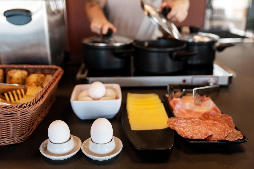 B&B HOTEL Geneva Airport - Resim 20